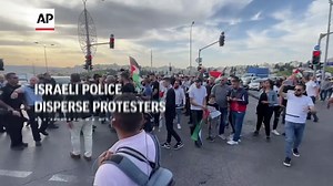 Israeli police disperse protesters in Jerusalem