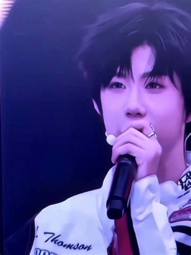 Emosi Penggemar saat Chen Yiheng Disuruh Turun Panggung