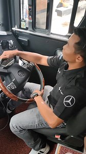 362K views · 2.6K reactions | Driver muda berpengalaman pernah di SAN ,Palala  #daimlerbuses #comfortclass #newbusday #luxuryrv | Tentang BUS Indonesia Reels | Facebook