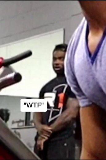Deadlift gym reactions😂 #gymreactions #workout #gymhumor #gymfail #bodybuilder #liftingfails