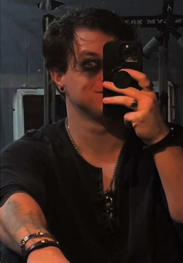 Stylish Shirt Reveal for Fashion Enthusiasts