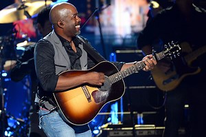 Darius Rucker Honors Prince With 'Purple Rain' [Watch]
