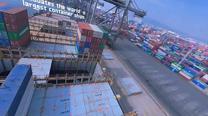 🚦Xiamen Yuanhai Container Terminal is a vital shipping hub along #China's southeastern coast, situated on two major international shipping routes: one connecting the Far East to the #Mediterranean and #Europe, and the other connecting to #NorthAmerica via the #Taiwan Strait. 🚢With deep drafts, calm waves, ice-free conditions, and minimal siltation, it accommodates the world's largest container vessels. 🏗As a #5G-enabled smart terminal with comprehensive applications, it achieves highly automa