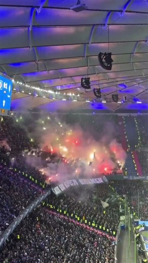 Werder Bremen fans pyro show at Bundesliga match vs HSV