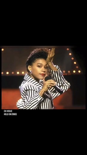 En Vogue performing Hold On live at The Apollo (1990). #envogue #envogueholdon #envoguemusic #itsbetterlive #liveperformance #rnb #rnbtok #throwbackrnb #90srnb #90smusic #musictok #fyp #90shits