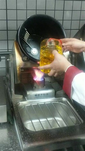 #gasstirfrymachine #autocooking #automaticcookingmachine #燃气炒菜机 #炒菜机器人