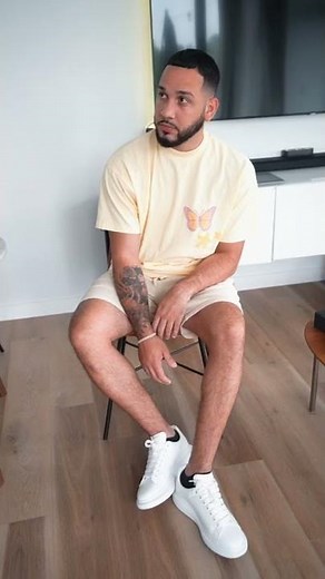 Can I wear black socks with white shoes ?