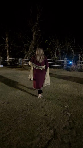 Hr bega b d yadigm hr Saba b d yadigm 😍#lahoreqalandars #roomates #sofa #lahorrapcase #hashtag