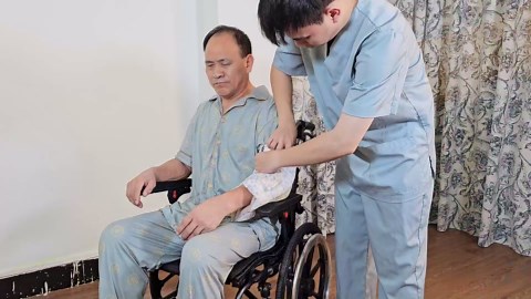 Elbow Protector Pads for Elderly & Adults – Colorful Washable Pad for Pressure Relief, Post-Surgery Recovery, Wheelchair or Bed Use – Soft Adjustable Elbow Pads for Comfort & Protection (Blue Stripes)