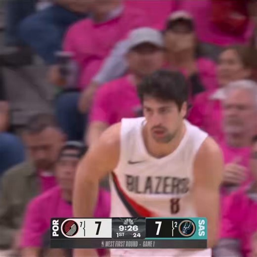 Nadie espera nada de Portland y de hecho si nos barren la temporada ya es sobresaliente para una franquicia que venía de la oscuridad pura donde en años de tanking solo tuvimos un pick 3 que lamentablemente no ha salido lo bien que se esperaba.Eso sí tuvimos la suerte de traspasar por Deni y que se haya convertido en uno de los 15/20 mejores jugadores de la NBA, eso lo vuelve a confirmar ayer haciendo 30/10/5 ante un rival que para su playstyle es counter y por momentos siendo el único jugador q