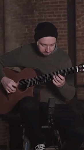 The Jazz Series is often referred to as a ‘crossover’ range, thoughtfully designed to appeal to both classical and steel-string players. With a neck wide enough to accommodate nylon strings and a cambered fingerboard that supports diverse playing techniques, these guitars offer versatility without compromise. The S-25J, featuring a Red Cedar top, Indian rosewood back and sides, and a three-piece laminated neck, is equipped with LR Baggs electronics - an elegant showcase of Lowden’s commitment to