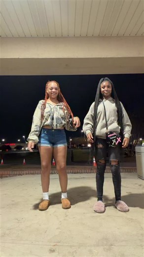 My lil sister got me dancing😂💕 my baby wanted to get in there too🤣🫶🏽 #fypシ #littlesister #engagement #engagementisthekey | Recca Bender Serls