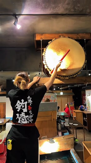 In diesem Restaurant fängst du dein Fisch selber an. #fisch #see #essen | Faszinierende Fakten