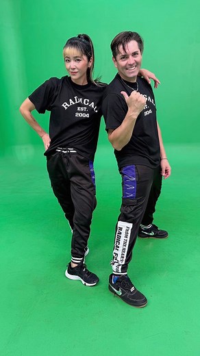 MADOKA ITOH on Instagram: "テンションの上がるウエアでダンスしよう！フィットネスしよう！ 今回も軽くて動きやすくってクールな感じが最高！なRADICAL FITNESSウエアをMEGADANZ撮影にご提供いただきました！ @radicalfitness_japanwear RADICAL FITNESS JAPAN事務局のみなさんいつもありがとうございます❤ みなさんもお気に入りウエアを @radicalfitness_japanwear のホームページでぜひ見つけてくださいね😉 MEGADANZ 72 con un genio @xavierariasdance #RADICALFITNESS #RADICALFITNESSCENTRAL #RADICALFITNESSJAPAN #RADICALFITNESSARGENTINA #FITNESS #WORKOUT #TRAINING #TRAIN #FIGHTDO #MEGADANZ #OXIGENO #ラディカルフィットネスジャパン #ラディカルフィットネス #メガダンス"