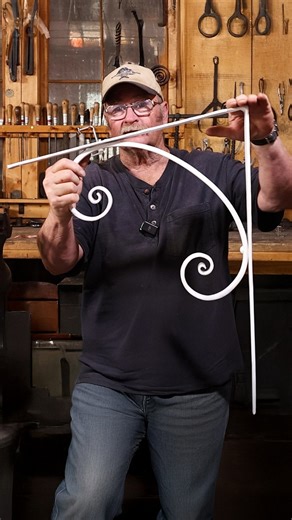 Blacksmithing: Forging a roof bracket