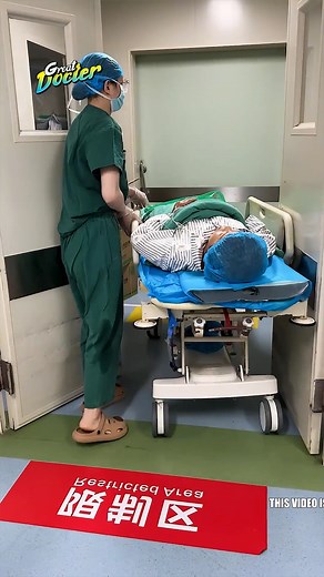 139K views · 652 reactions | "Patients being carefully escorted into the operating room by nurses—ensuring comfort and safety every step of the way. 喙‍♀️" #PatientCare #NurseSupport #SurgicalJourney #OpRoomReady #MedicalProfessionals | Great Doctor | Facebook