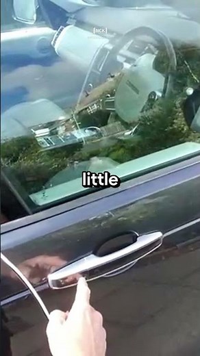 How To Gain Access To A 2018 Land Rover Discovery 5 Using The Emergency Key Blade