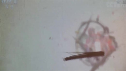 🔵 ¿Sabías que la Ópera de Beijing es actualmente Patrimonio Cultural Intangible de la Humanidad, según la UNESCO? 🎭 Las técnicas y los significados ancestrales del maquillaje de la Ópera de Beijing fueron abordados en el marco del XIV Festival Internacional de la Máscara en la Casa Teatrova, un espacio cultural dedicado a las artes escénicas en la ciudad colombiana de Bogotá. #SobreChina 🇨🇳 #XinhuaNoticias | China Xinhua News