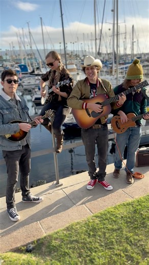 Bluegrass Bob Marley! 🪕 Stir It Up” at the harbor featuring Hillary Klug, a Ford truck, & breaking bottles. 🍾💥 Video: Jessica Babin #watertowerband #bluegrass #bobmarley #bluegrassmusic #coversong #mandolin #banjo | Water Tower