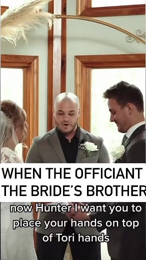 When the officiant is the Bride’s brother! 🤍 via @cinegarden #foreverandalwaysweddings #wedding #bride #brother #officiant #weddingceremony #funnymoments #weddingplanning #weddinginspo