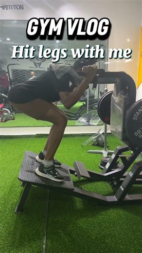 Let’s hit some legs you all 🙂‍↕️🫰🏿 #viral #legworkout #fitness #public