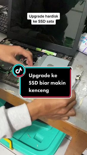 Upgrade HDD ke SSD dulu Biar makin kenceng… #lasercom #service #laptop #fyp #servicelaptop #windows #install