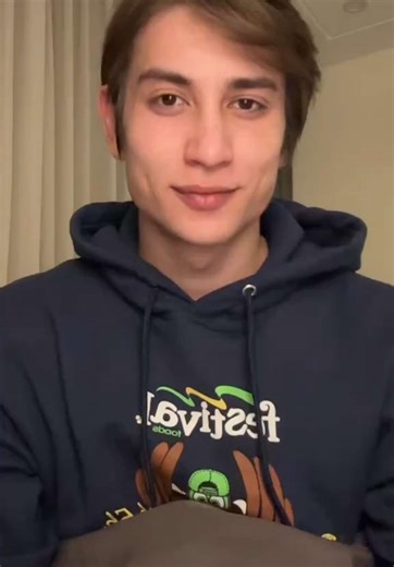 Makeup Tutorial for Karol G Concert Fans