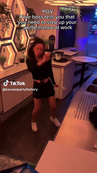 Still waiting for my drink… #kpopparty #koreanpartyfactory #kpoppartygermany #kpopgermany #likejennie @JENNIE