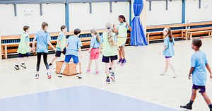 Vier-Ecken-Ball: Passspiel mit Torgarantie - Spiel - ALBAthek