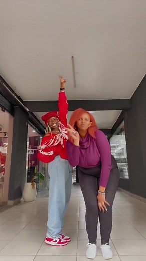 Zenzele! @i.am.muganda @Bhathistar_Black @Uncle Waffles #tiktoksouthafrica #fyp #evekihara #unclewaffles #zenzele #mzansitiktok #tiktokkenya #thedancinghr