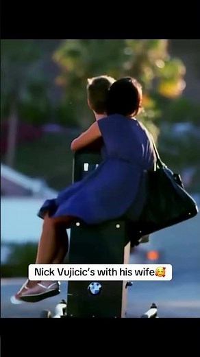 Nick Vujicic with his wife! JESUS CHRIST LOVES us!