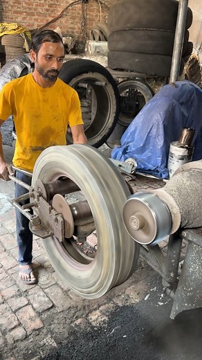 Tyre Remoulding Process 🔥😱 Tyre Recycling ♻️ | Bharat Darshan