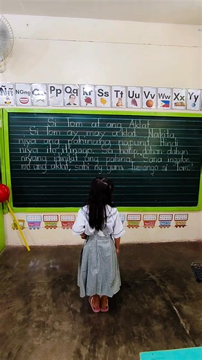 🌟 Empowering Young Readers: Confidence Starts Here! 📖✨ Today, I let my students read without a pointer. Why? To boost their reading fluency and self-confidence. 🥰 Sometimes, the most important thing we can give children is trust and space. When we believe in their abilities, they learn to explore, practice, and trust themselves—crucial steps toward mastery. Reading independently is not just about recognizing words. It’s about developing skills, confidence, and a love for learning. When childr