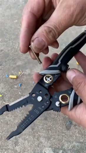 Efficient Garage Tricks for Effortless Work 🔧 #MechanicTools #Efficiency