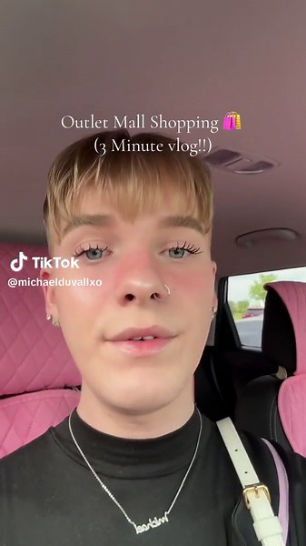 Outlet Mall Shopping Vlog Experience in 3 Minutes