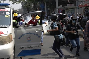 Noi proteste în Myanmar. Forțele de ordine au tras cu gloanțe de cauciuc asupra manifestanților