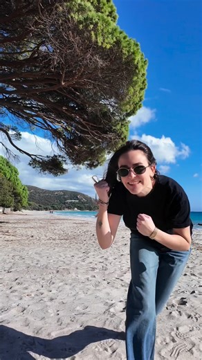 Océane on Instagram: "300K = Surprise… 🥹💛🥳🍾 Dites-moi depuis quand vous êtes arrivés sur mon compte ? 👀 Merci d’être là… Ça fait 2 ans que je vous partage mes aventures, 2 ans que vous me soutenez, que vous m’écrivez, que vous commentez… Vraiment MERCIIII du fond du cœur ! 🫶🏼✨ Et pour fêter ça comme il se doit, je vous ai préparé un jeu concours* de FOLIE avec @electroluxfrance ! ⚡️🔥 🎁 À GAGNER (3 gagnants / gagnantes) : •⁠ ⁠🖤 1 Plaque induction Electrolux SaphirMatt 60 cm •⁠ ⁠🤍 1 Rob