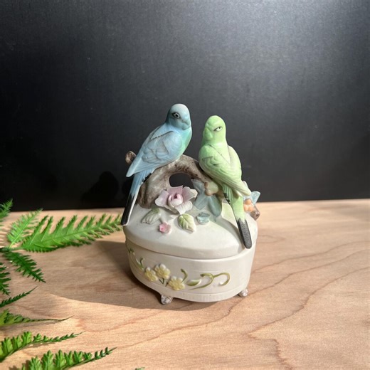 Vintage Lefton Bisque Lovebirds Trinket Box • Parakeet Figurine Box • Pastel Bisque Porcelain • Floral Lid - Etsy