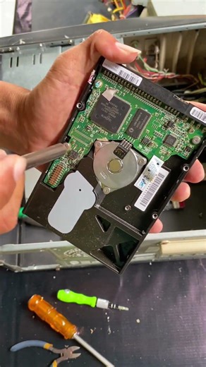 Technique for removing the hard disk module board👍 #remove #review #technique #harddisk #old #foryou