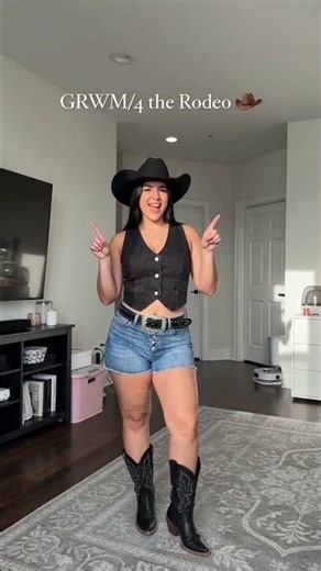 Try THIS stunning rodeo outfit?