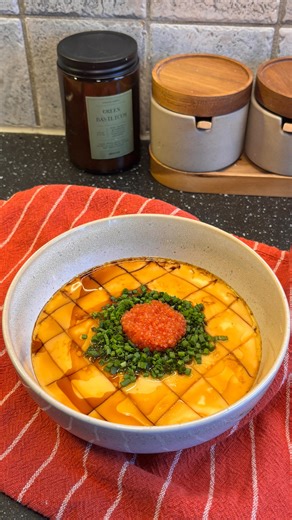 Amanda Li on Instagram: "How to master your Chinese steamed egg Chinese Steamed Egg (1 portion) • 2 eggs • Warm water (1 egg : 1.5 water) → Use egg shell: 2 eggs = 6 half shells water • Topping: light soy sauce, sesame oil, scallions Method 1. Crack the eggs into a bowl, add a pinch of salt, and gently whisk until just combined. 2. Add warm water (ideally boiled, then cooled to warm). Mix gently. 3. Strain the egg mixture into a heatproof bowl. 4. Skim off any bubbles on the surface. 5. Cover th
