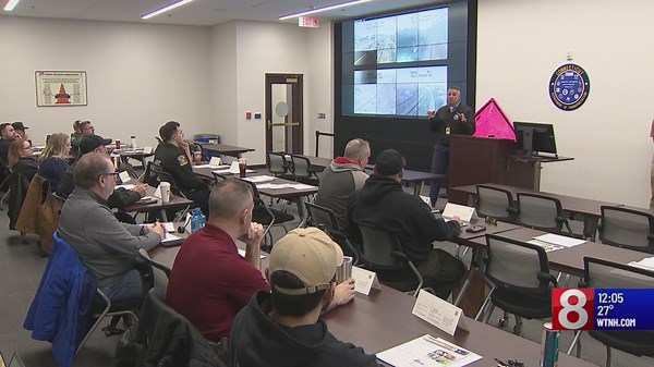 DOT offers first responders training on how to safely respond to roadside emergencies