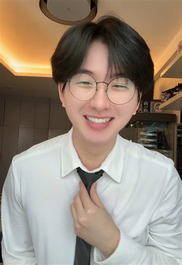 Jisoo's Earthquake Dance Tutorial