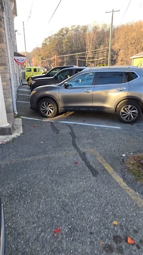 Port Clinton Engine 77-1 responding to a medical call. 1976 Hahn with a 8V71 Detroit and 5 speed still in frontline use