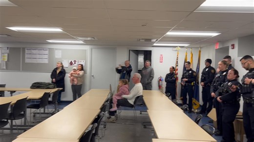Tabernacle Baptist Church youth’s Christmas Caroling at Utica Police Station. | Karen Organization of Utica