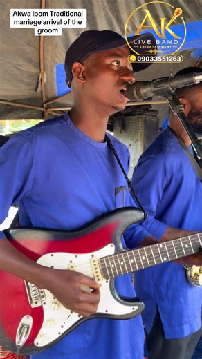 🚨 GROOM DON LAND! 😂🔥 The man of the moment has finally arrived… and the entrance says, “Please, everybody make way!” 😂😂 But be honest: did the groom’s entrance shake the venue, or did AK Live Band still steal the show? 👀🔥 👇 Drop your verdict: GROOM or AK LIVE BAND? 😂