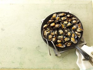 Mussels on the Half Shell with Parmesan and Garlic | Seafood Recipes | Weber Grills
