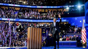 DNC Day 2 recap: Michelle Obama, DNC DJ steal show in Chicago