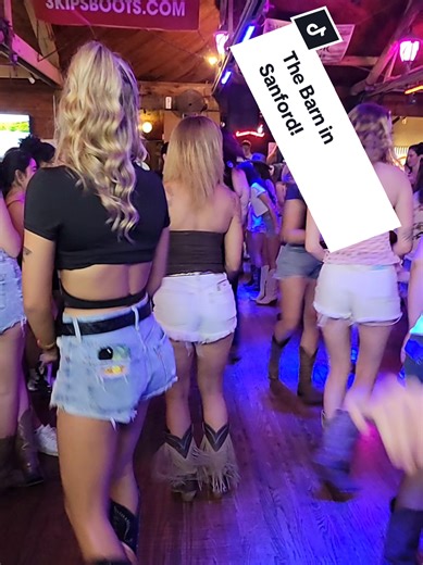 College Nigh and everyone 21 in free at 9pm