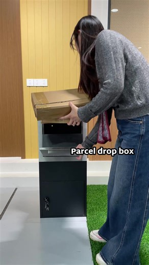 From secure storage to easy retrieval 💌 our outdoor parcel boxes have got you covered #ParcelBox #OutdoorMailbox #SecureDelivery